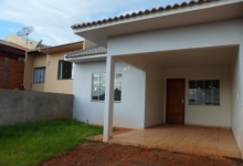 Casa com beirais de laje - Recanto Feliz.