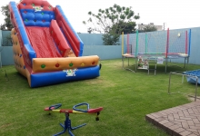 Locação de brinquedos .