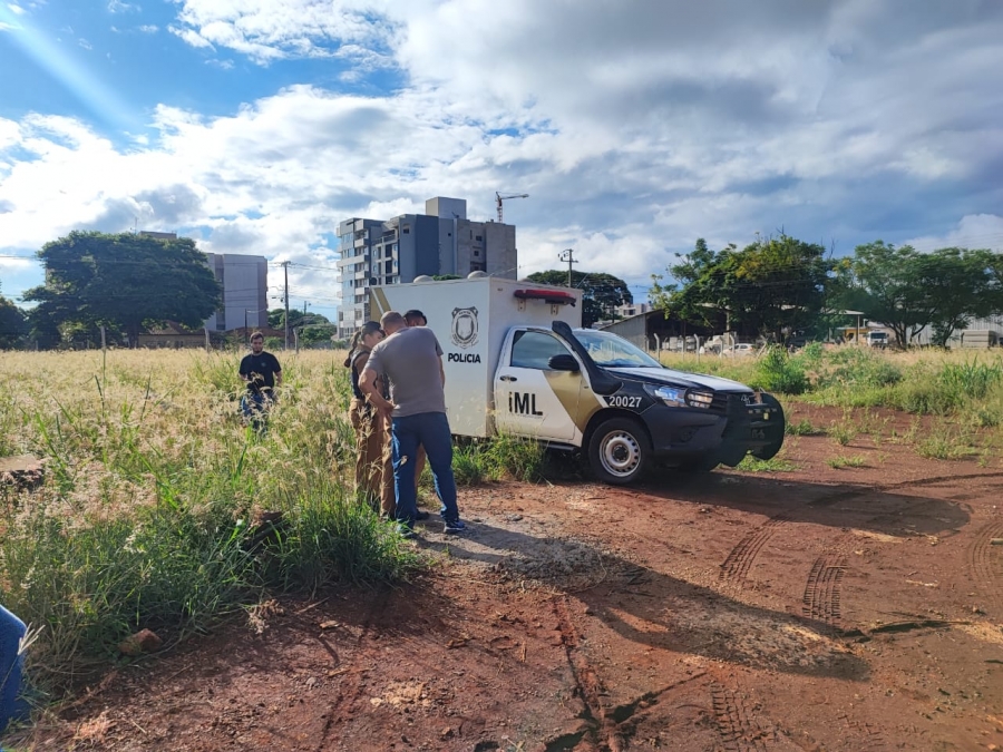 Cadáver é encontrado em terreno baldio na Vila Industrial em Toledo