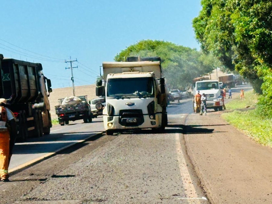 Obras Na Pista Deixam Tr Fego De Ve Culos Em Meia Pista Na Br Entre