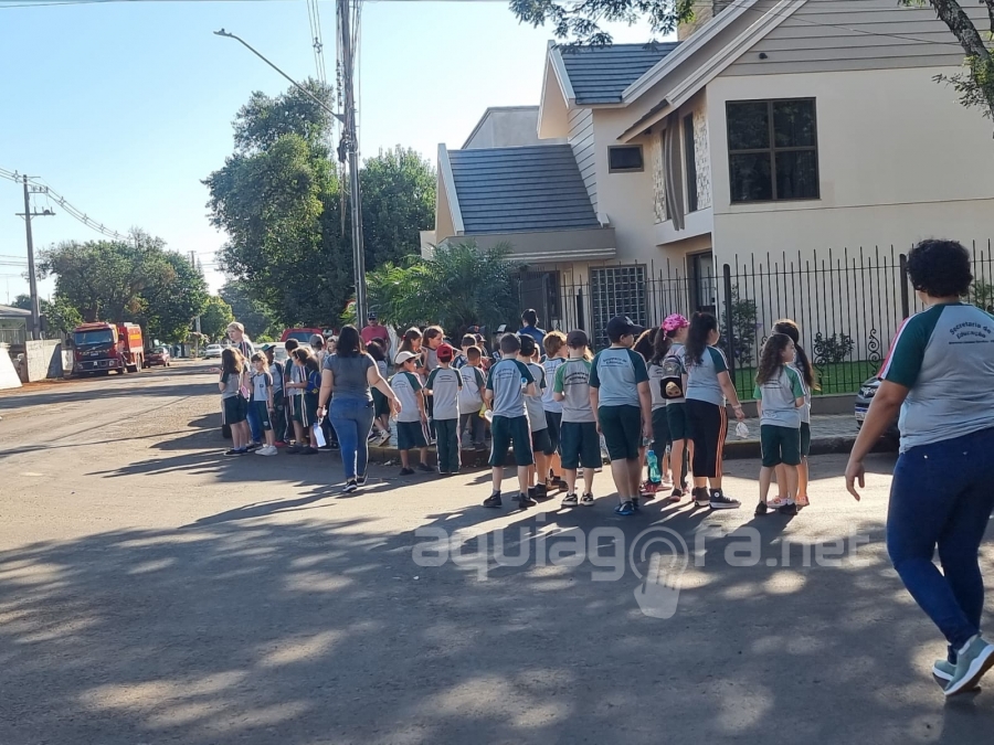 Alunos Da Escola Bento Munhoz Da Rocha Visitam O Aquiagora Net E Jornal