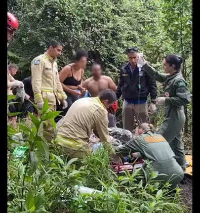 Mulher Morre Ap S Cair De Altura De Oito Metros De Cachoeira No Paran