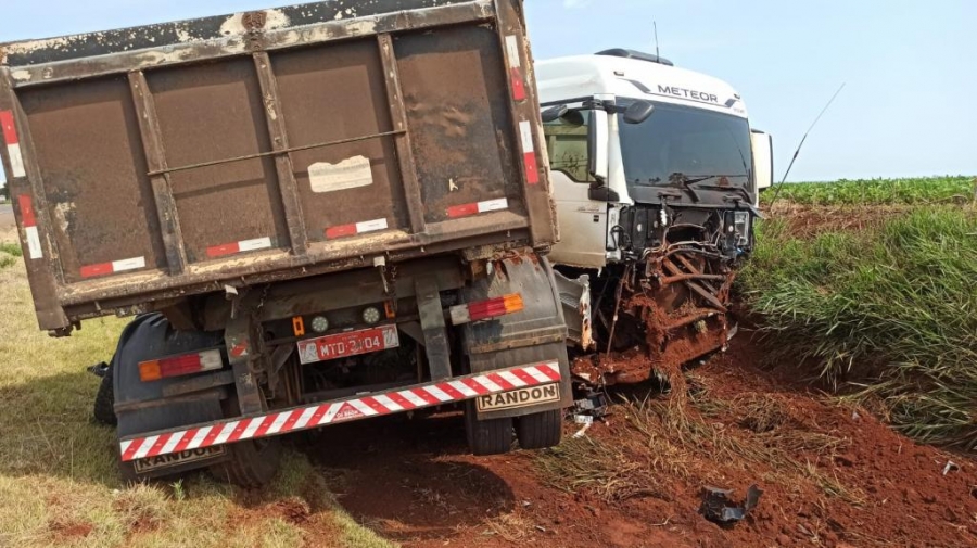 Para N O Bater Em Carro Condutor De Caminh O Sai Da Pista E Colide