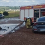 O acidente envolveu um carro e uma motocicleta  (Foto: Toledo News  ) 