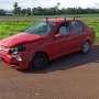 Honda Civic capotou, parando no canteiro central da rodovia (Foto: Toledo News ) 