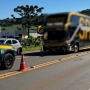 O acidente envolveu um carro e um Ônibus (Foto: Catve ) 