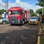 Uma pessoa ficou em estado grave na colisão envolvendo moto, ciclista e pedestre (Foto: Luiza Schio/AquiAgora.net ) 